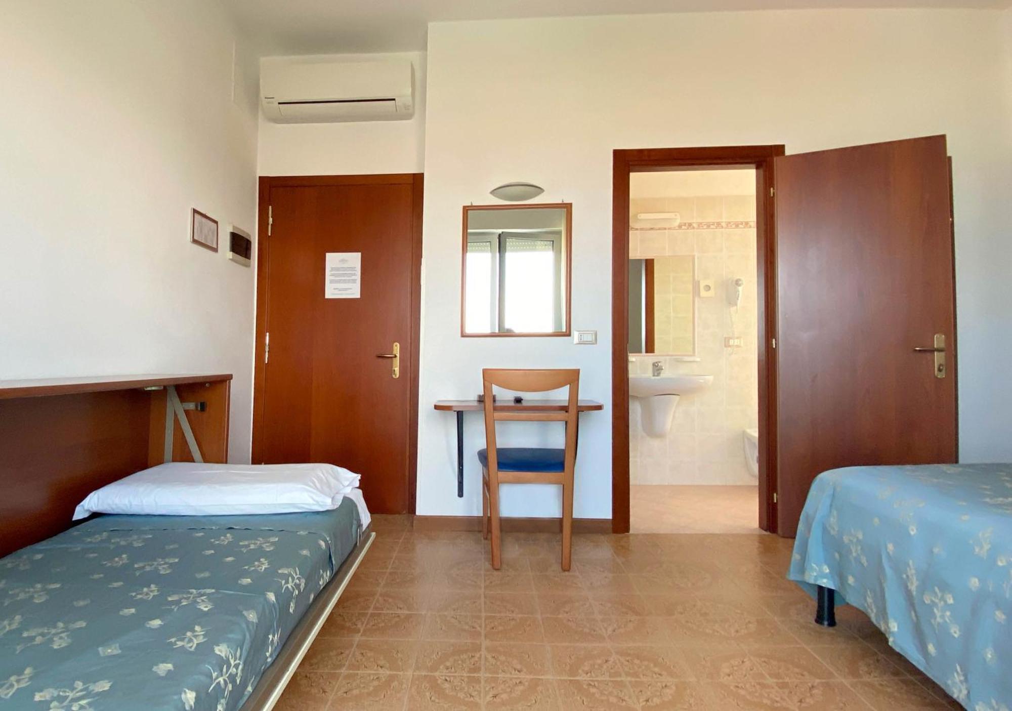 Hotel Sayonara Σενιγκάλια Εξωτερικό φωτογραφία