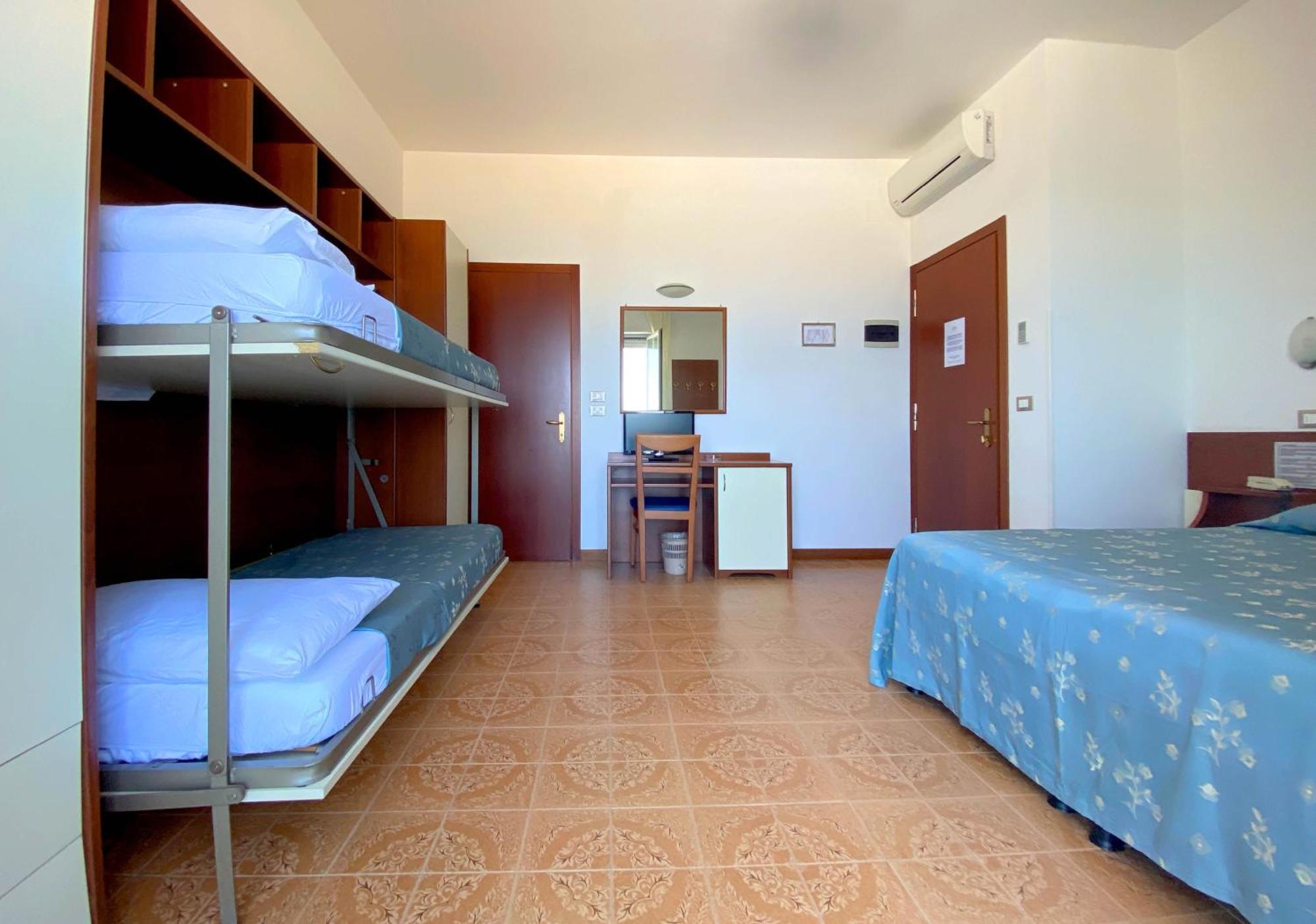 Hotel Sayonara Σενιγκάλια Εξωτερικό φωτογραφία