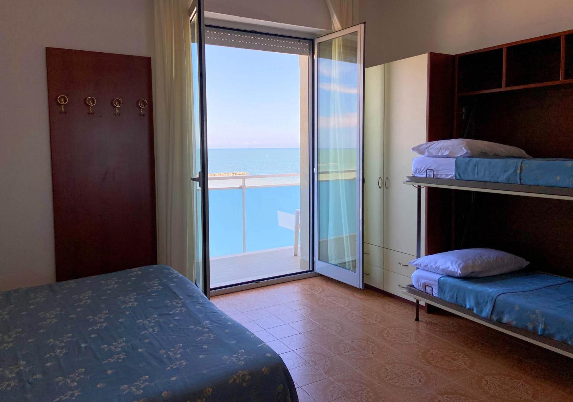 Hotel Sayonara Σενιγκάλια Εξωτερικό φωτογραφία
