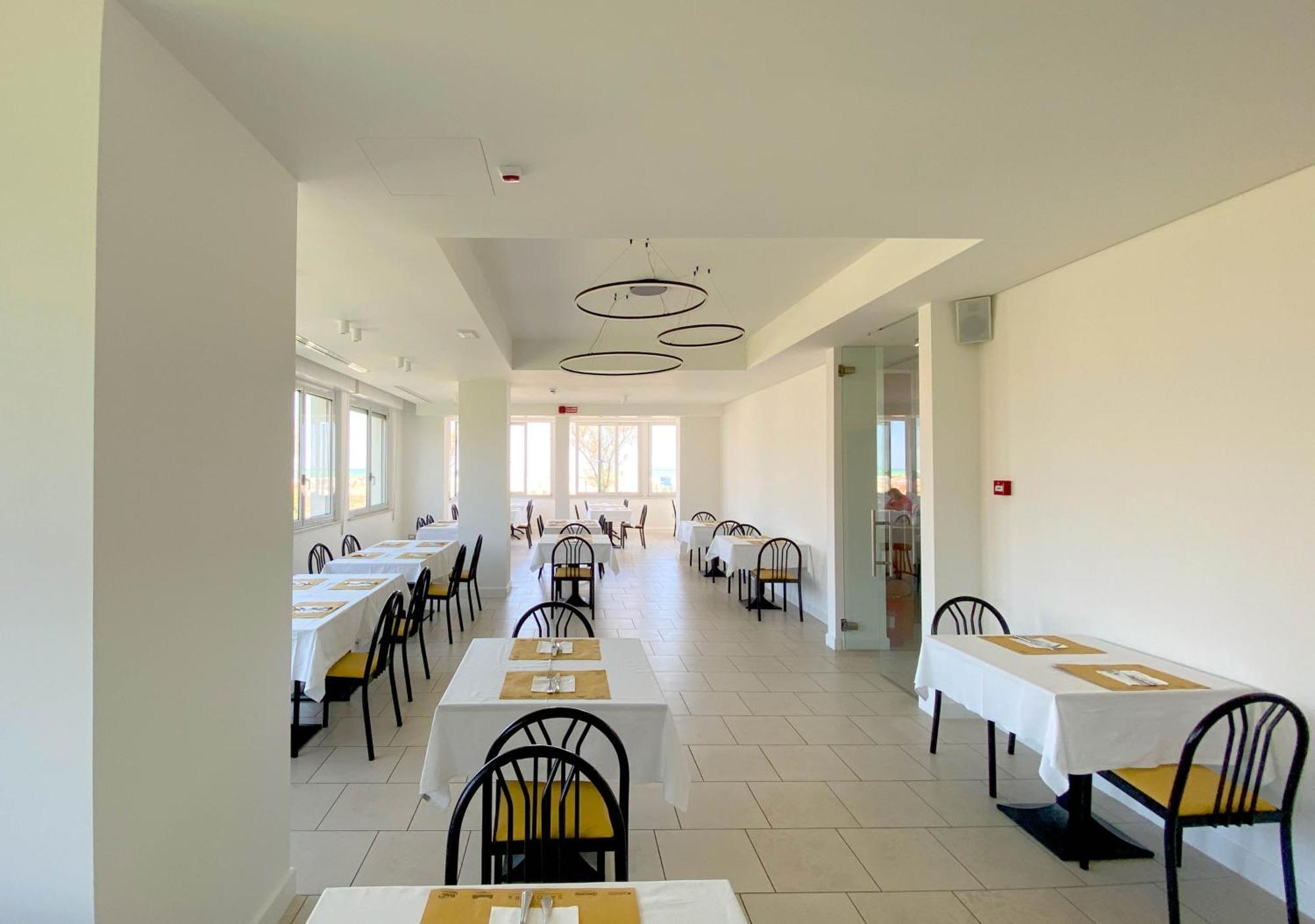 Hotel Sayonara Σενιγκάλια Εξωτερικό φωτογραφία