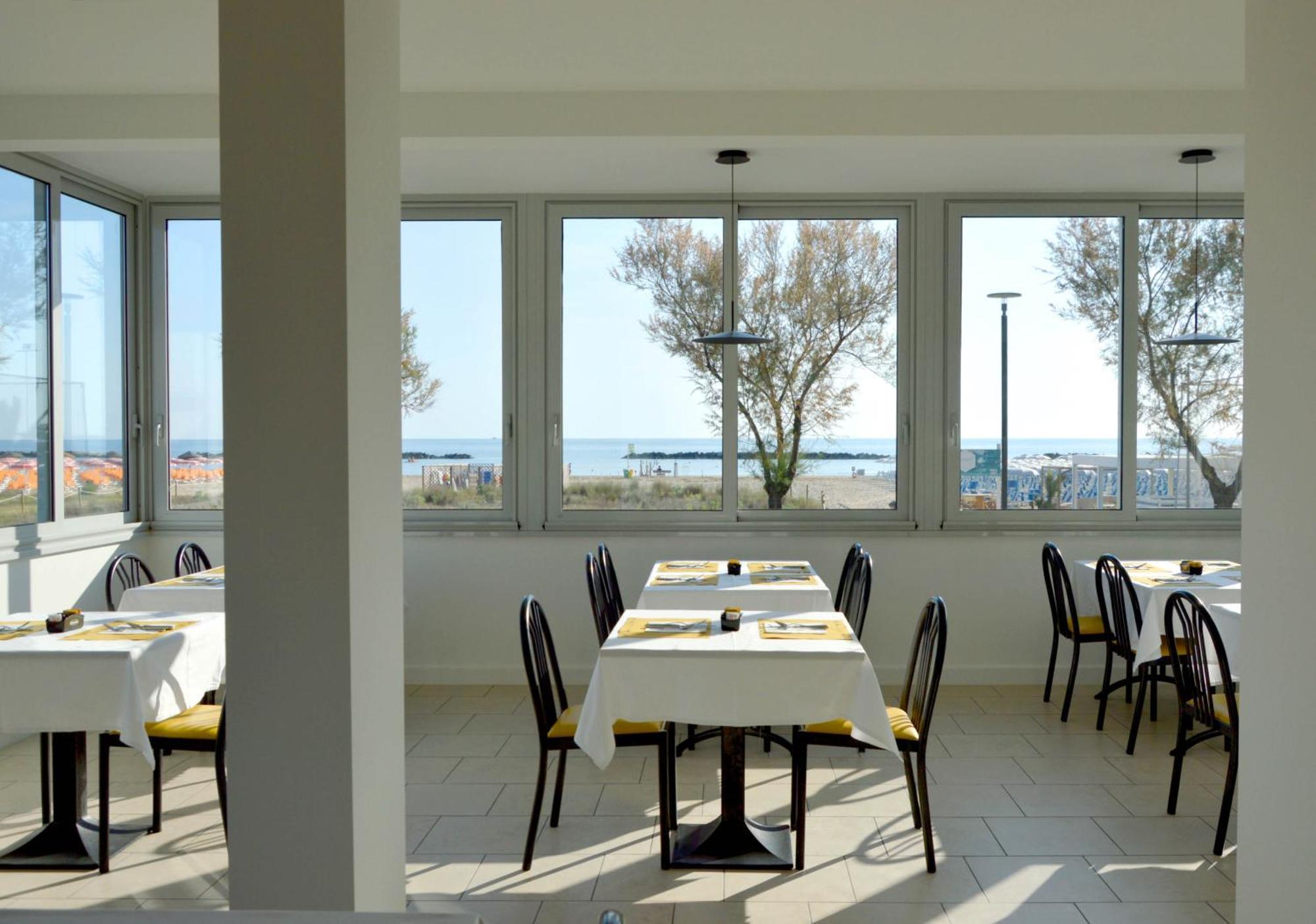 Hotel Sayonara Σενιγκάλια Εξωτερικό φωτογραφία