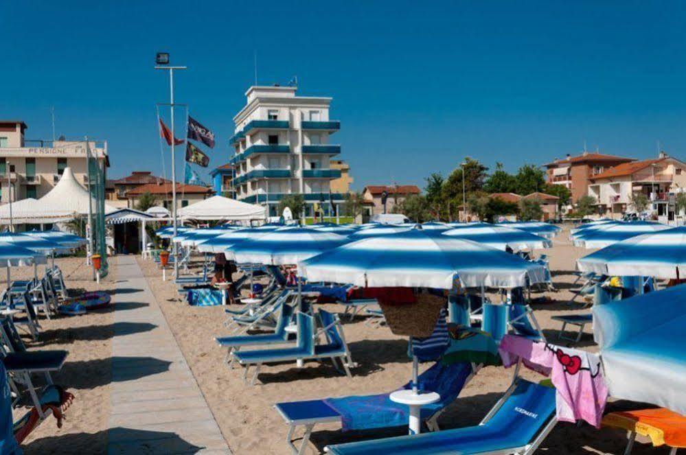 Hotel Sayonara Σενιγκάλια Εξωτερικό φωτογραφία