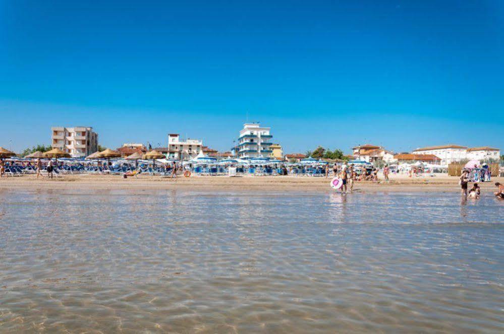 Hotel Sayonara Σενιγκάλια Εξωτερικό φωτογραφία