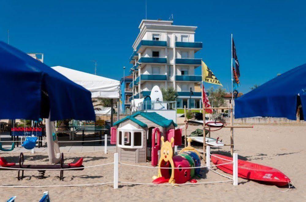 Hotel Sayonara Σενιγκάλια Εξωτερικό φωτογραφία