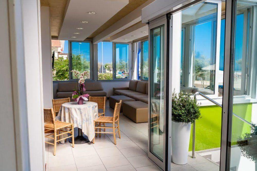 Hotel Sayonara Σενιγκάλια Εξωτερικό φωτογραφία